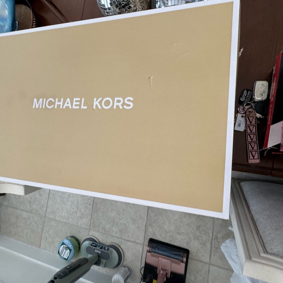 Micheal kors rain boots black rubber with mk locket on side of boots - Picture 7 of 7